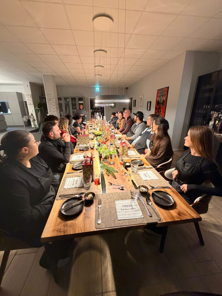 Team-Event im Call Center Mönchengladbach – motivierte Mitarbeiter genießen Zusammenarbeit und positive Arbeitsatmosphäre